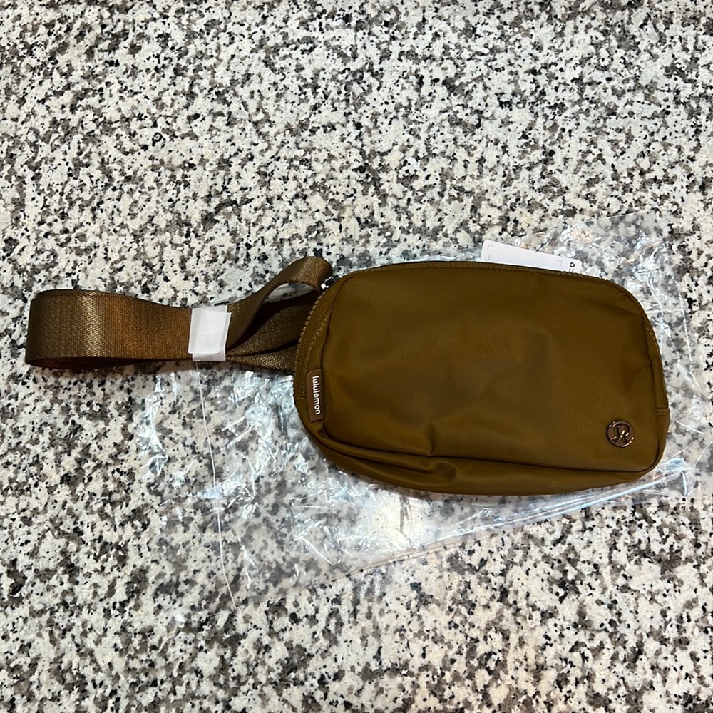 NWT Everywhere Belt Bag in Burnt Carmel